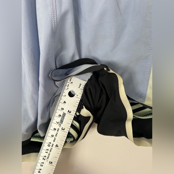 Lululemon Black/Lavender Speed Up Microfiber Striped Lining Running Shorts SZ 8 - Picture 4 of 8